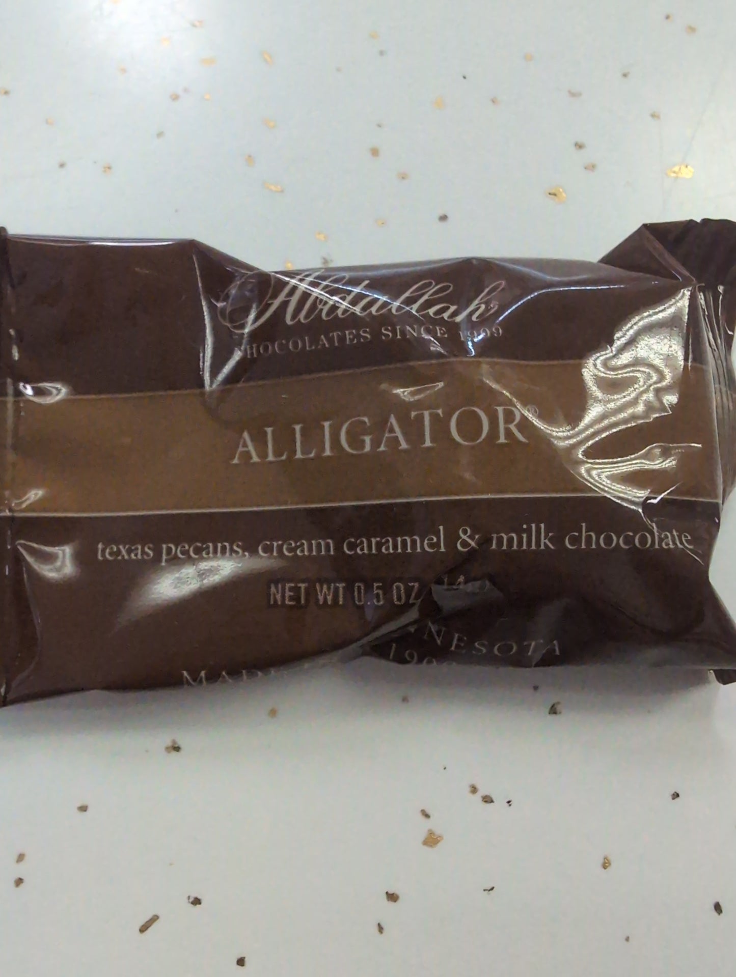 Alligator® Single – Pecan Caramel in Milk Chocolate