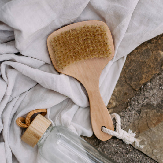 Body brush with short wooden handle, dry brush shower Baden Spa