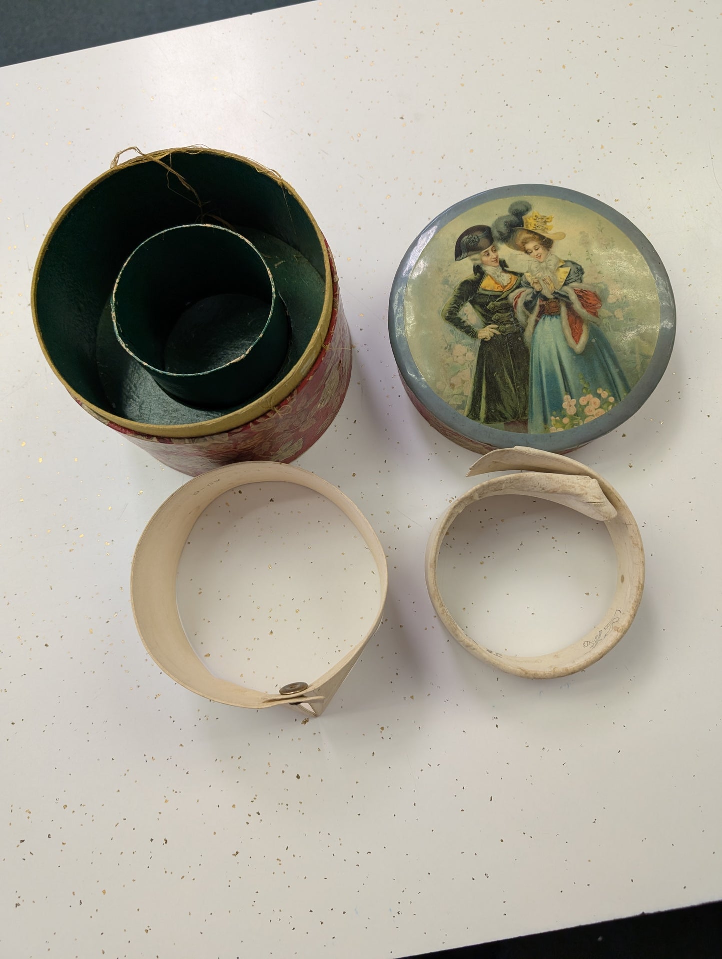 Antique 1900s Celluloid Collar Stay Box with Collars