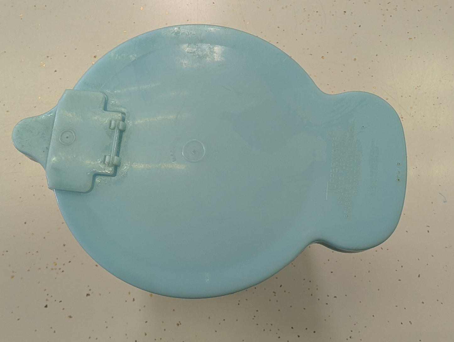 Vintage Tupperware 1 Qt Pitcher 131-3 with lid 625-6