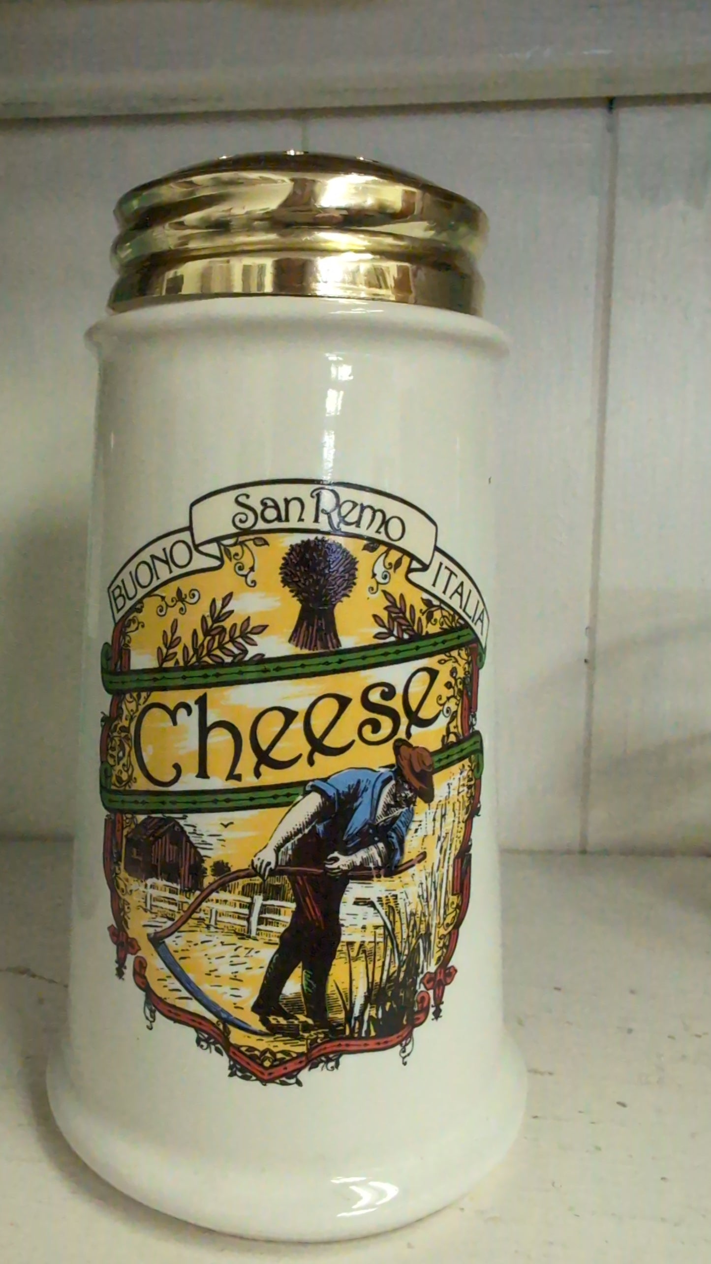 Buono San Remo Italia Cheese Shaker